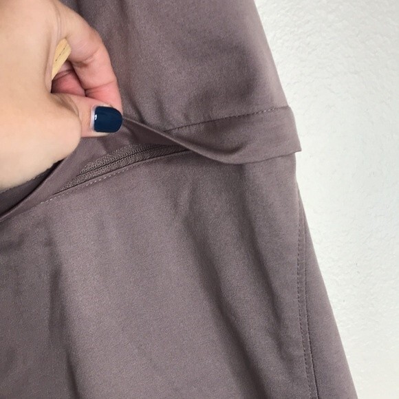 Under Armour ladies Convertible Hiking  outdoors  Fishing Pants size 10 - Picture 4 of 10